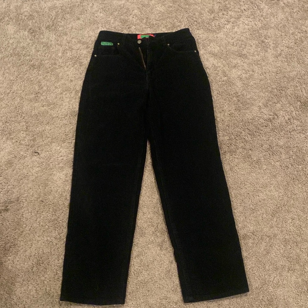 black empyre, size 6, looks new